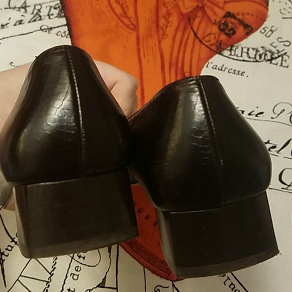 Salvatore Ferragamo Shoes 7.5 - Picture 2 of 3